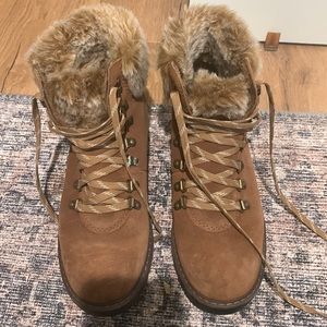 Fur and fleece lined hiking boot